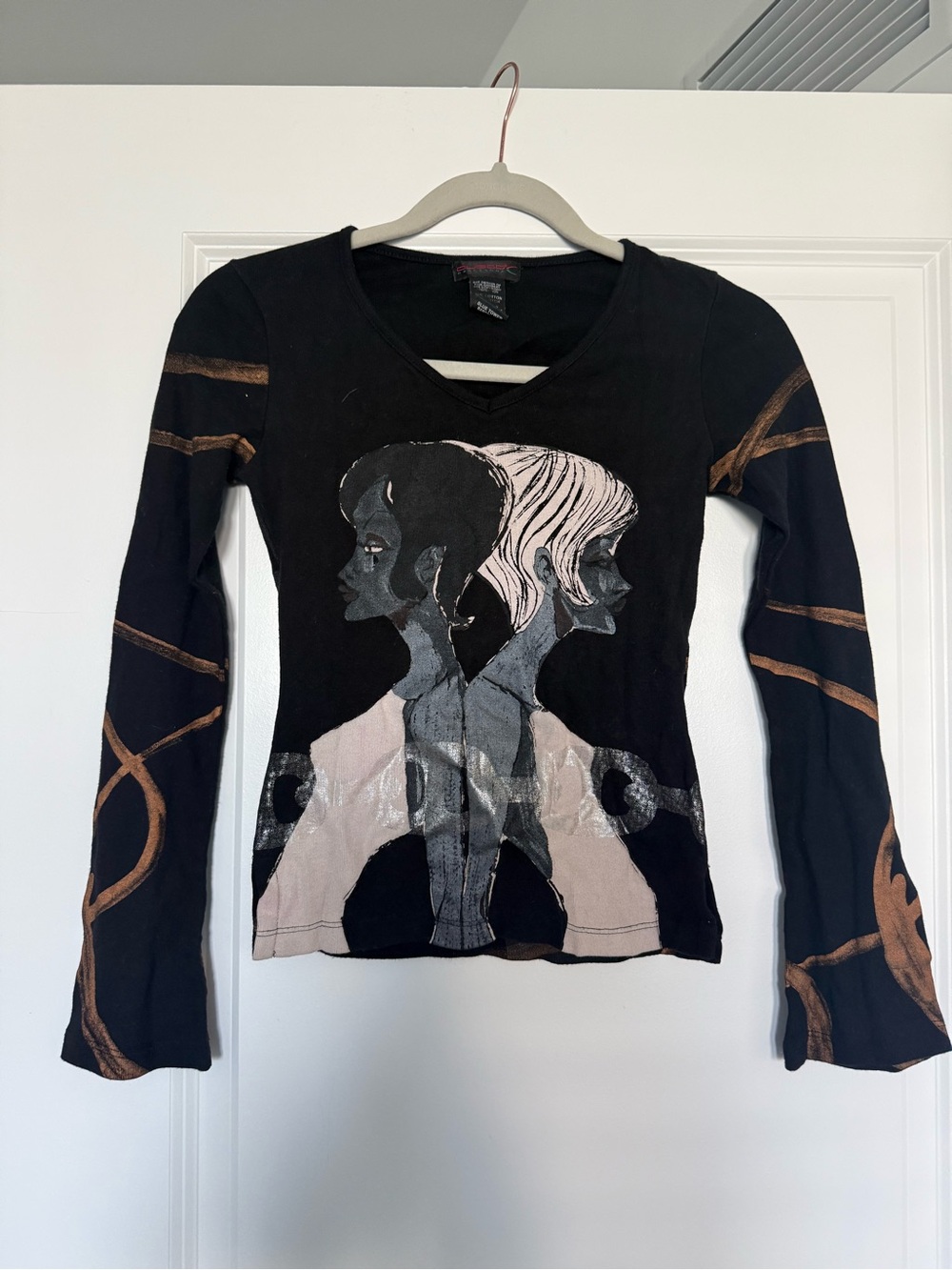 Custo Barcelona Vintage Black Long-Sleeve Graphic V-Neck Top with Tan Accents